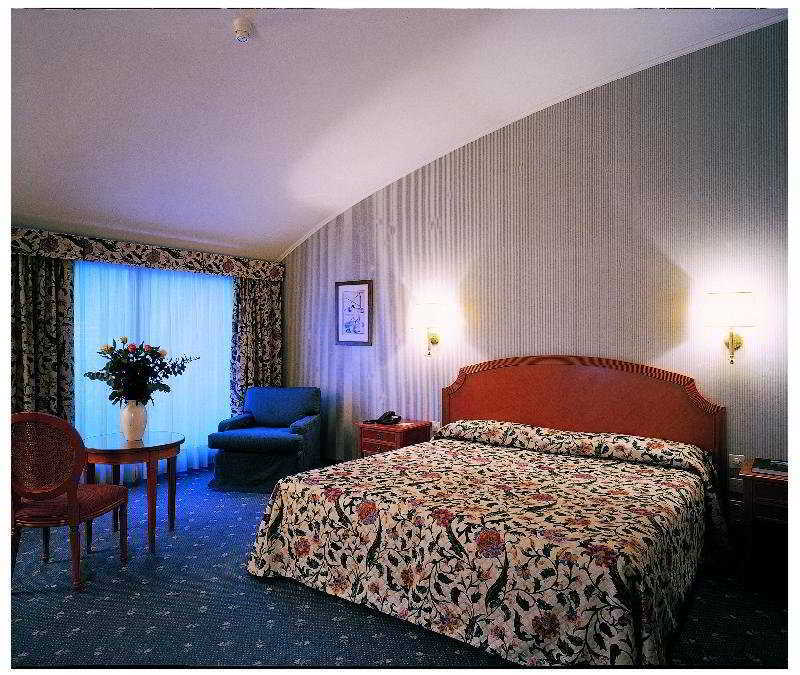 Hotel De La Paix Лугано Номер фото