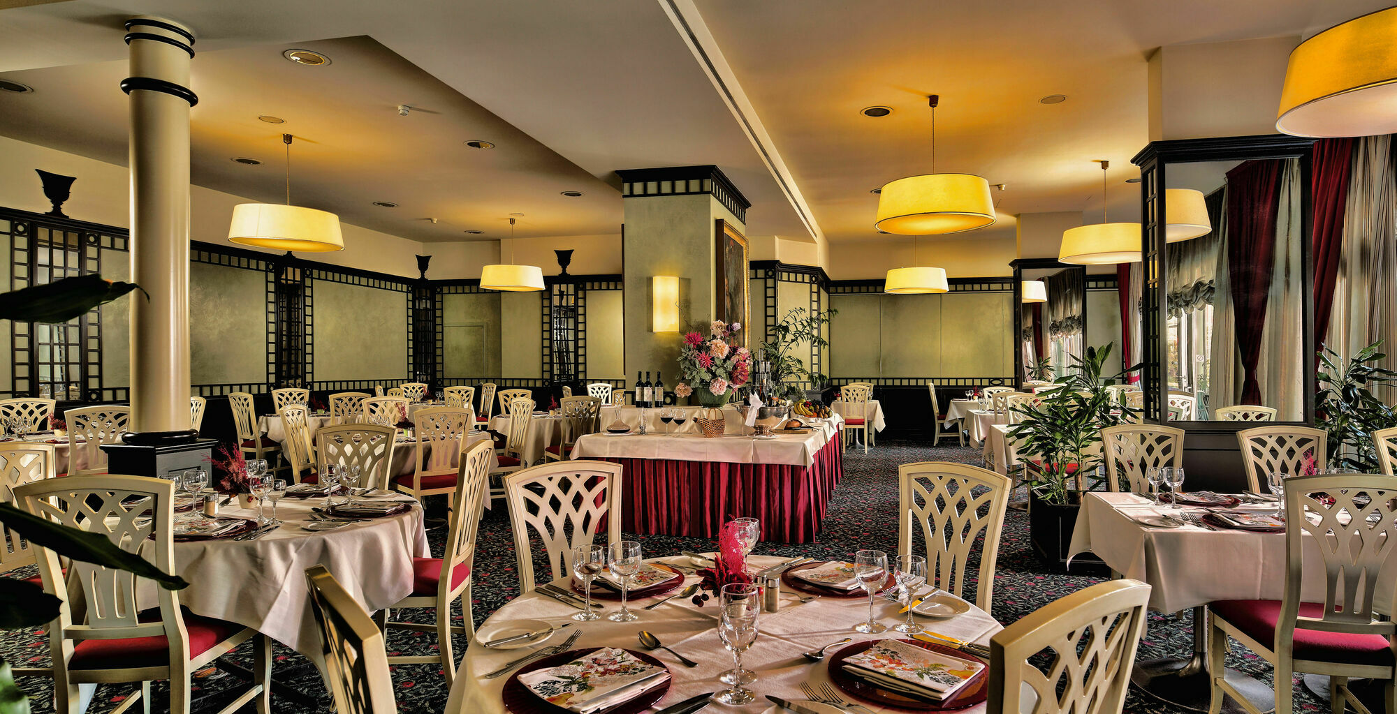 Hotel De La Paix Лугано Ресторан фото